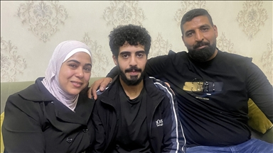 Семья освобожденного накануне палестинца поделилась своей радостью с «Анадолу»