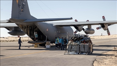 Un avion militaire turc transportant 8 tonnes d'aide médicale pour les habitants de Gaza arrive en Égypte