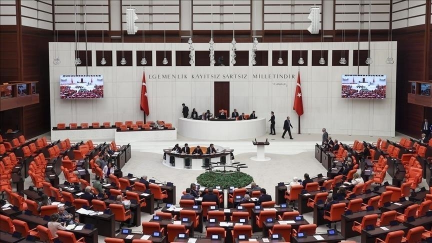 Парламент Турции продлил мандат турецких военнослужащих в Ливии