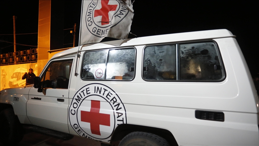 Gazze Şeridi'nde 10 İsrailli esir ve 4 Taylandlı, Kızılhaç yetkililerine teslim edildi