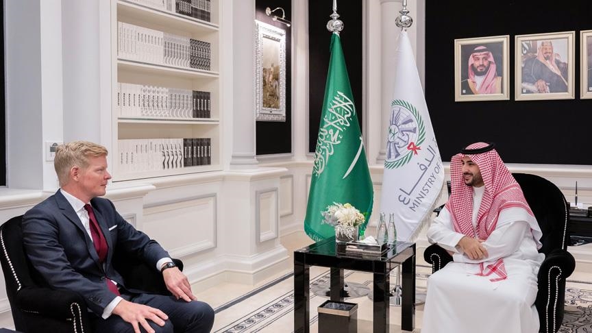 السعودية.. وزير الدفاع يبحث مع غروندبرغ خارطة حل أزمة اليمن