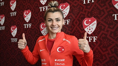  A Milli Kadın Futbol Takımı kalecisi Selda Akgöz'ün favorileri Muslera ve Uğurcan