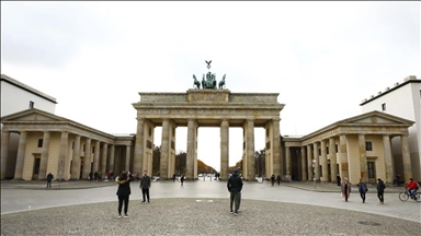 German retail sales back to growth in October