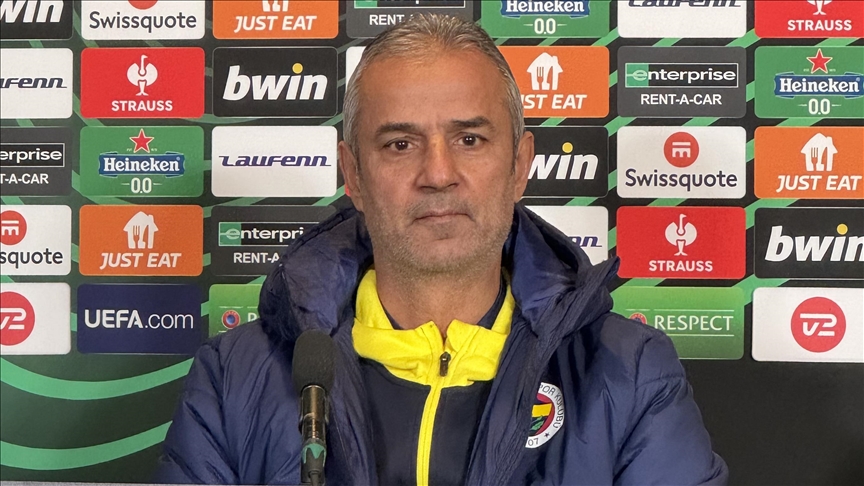 Fenerbahçe teknik direktör İsmail Kartal: Çok üzgünüz, bütün taraftarlardan özür diliyoruz