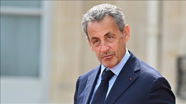 French prosecutor’s office seeks 1-year suspended prison sentence for ex-president