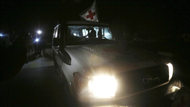 الجيش الإسرائيلي: الصليب الأحمر تسلم 6 من محتجزينا بغزة 