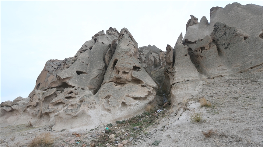 Древние пещеры в турецких провинциях Агры и Карс станут новыми направлениями туризма 