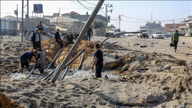 قصف إسرائيل طرقات خان يونس يدمر خطوط المياه باتجاه رفح