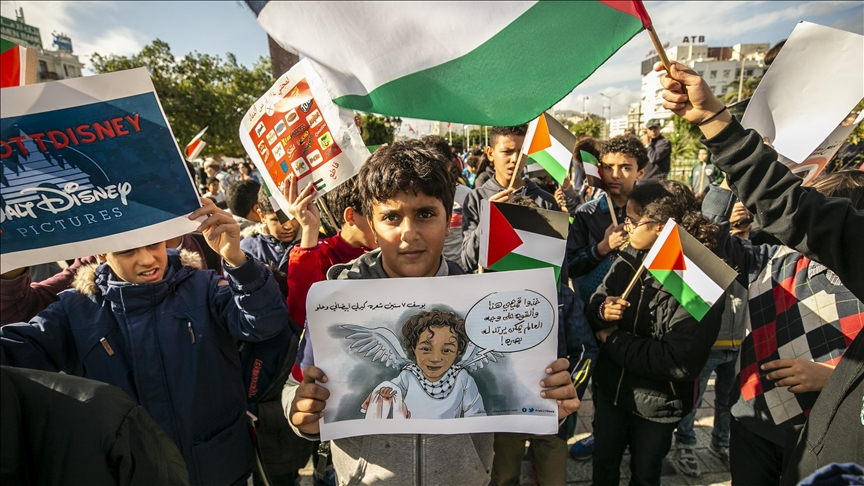 Tunisie : Des dizaines d'enfants organisent une marche en soutien aux enfants de Gaza