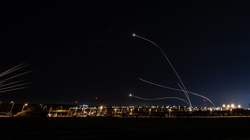 İsrail ordusu: Demir Kubbe füzesinin ülkenin orta kesimlerine düştüğü  görüntülerin ardından soruşturma başlatıldı