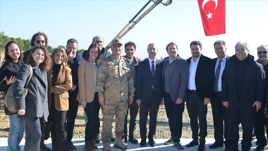 Hatay Mustafa Kemal Üniversitesi kampüsünde depremzedeler için "100. Yıl Köyü"