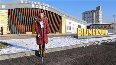 Bilim Erzurum'da üretilen "akıllı baston"la görme engelliler rahat yürüyecek