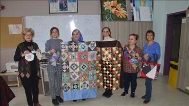 Sakarya'da "kırkyama" sanatıyla esere dönüşen tekstil atıkları kadınlara gelir oldu