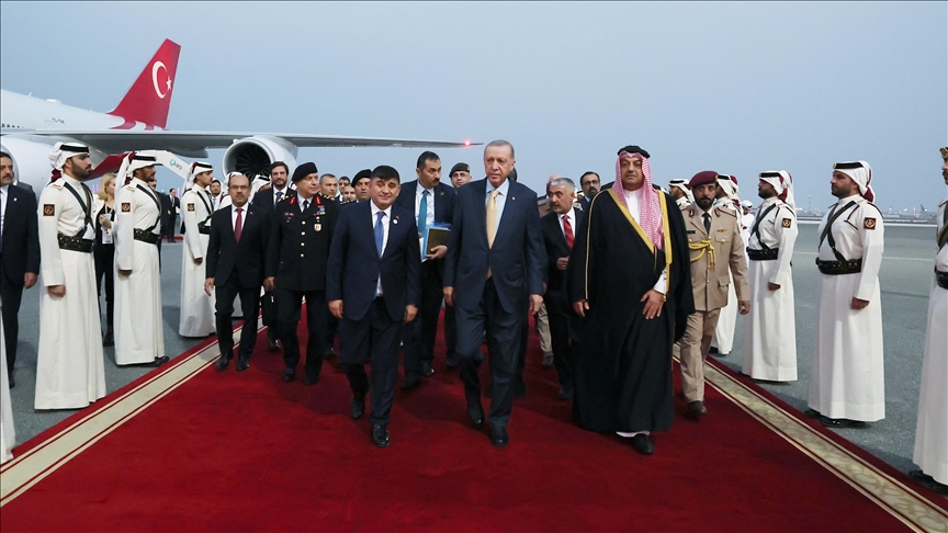 Presidenti Erdoğan mbërrin në Katar për një vizitë zyrtare dyditore