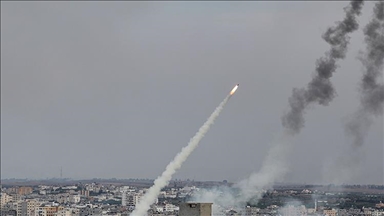 "كتائب القسام" تعلن قصف تل أبيب برشقة صاروخية 