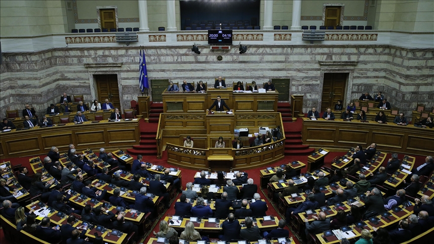 11 resigned lawmakers from Greek main opposition form new parliamentary group