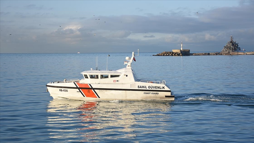 Zonguldak'ta batan geminin kayıp 7 personelini arama çalışmaları sürüyor