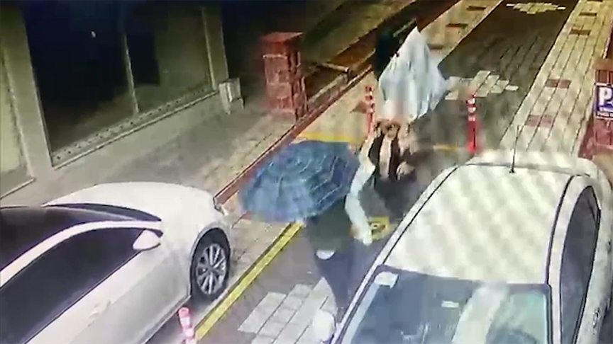 Araçlarına çakar takıp polis gibi davranan hırsızlar gerçek polisten kaçamadı