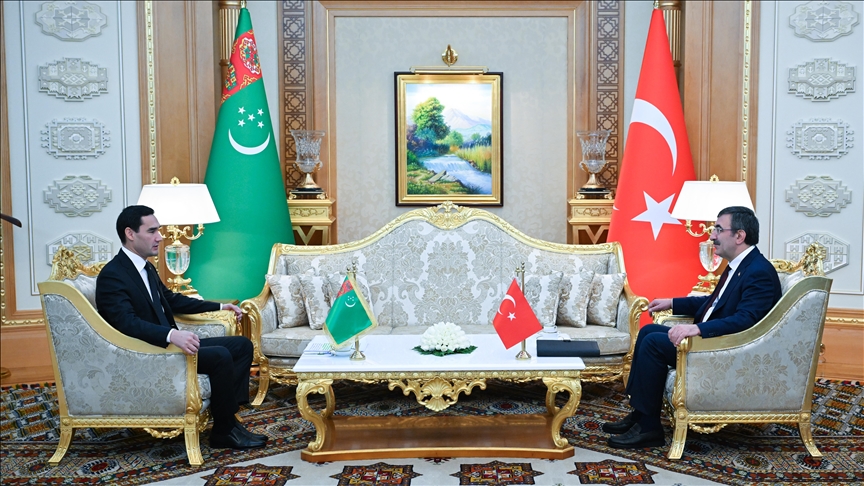 نائب أردوغان يلتقي رئيس تركمانستان في عشق آباد