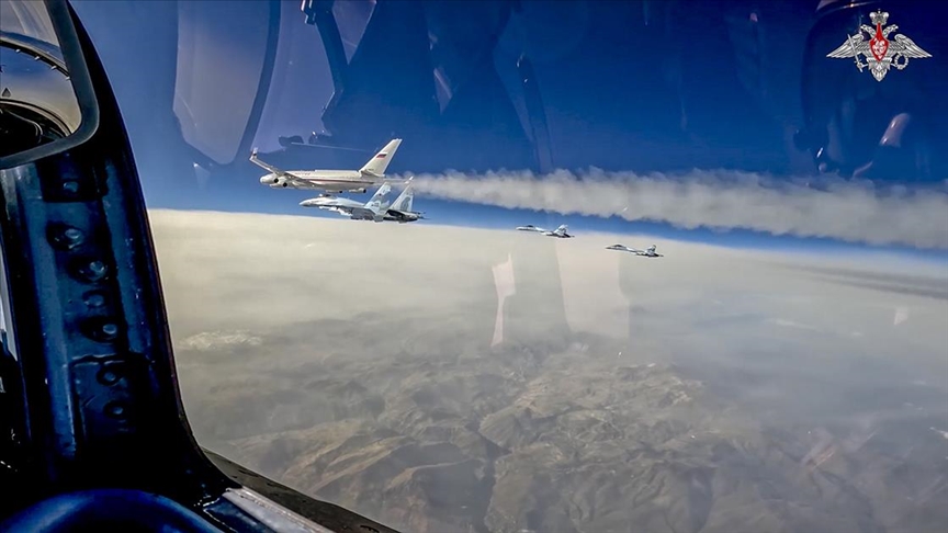 Putin'e BAE’ye seyahat ederken silahlı 4 Rus Su-35 savaş uçağı eşlik etti