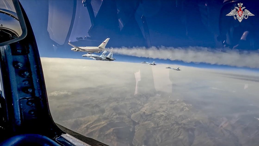 Avioni i Putinit u shoqërua nga 4 avionë luftarakë rusë Su-35 gjatë udhëtimit për në EBA