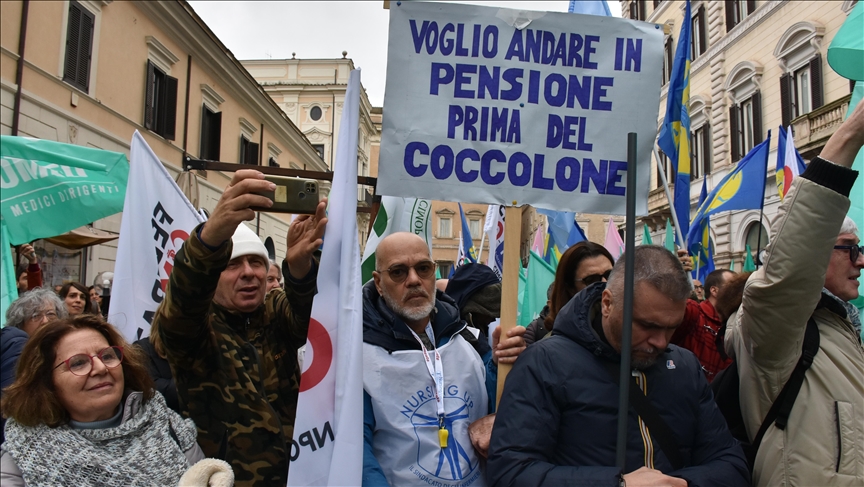 Health professionals in Italy strike over government’s proposed pension cuts