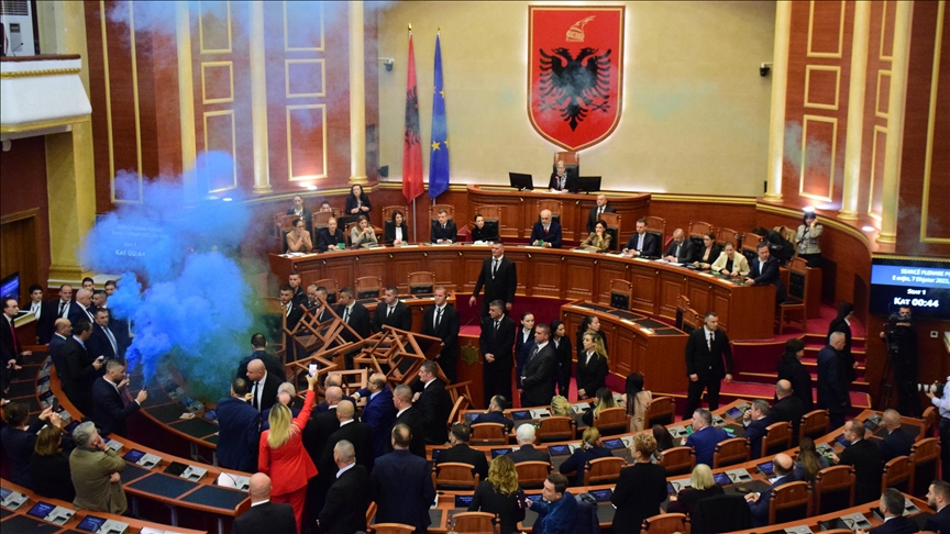 Vazhdojnë tensionet në Kuvendin e Shqipërisë