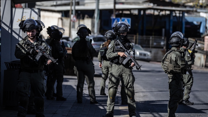 L'armée israélienne arrête 44 Palestiniens lors de raids en Cisjordanie