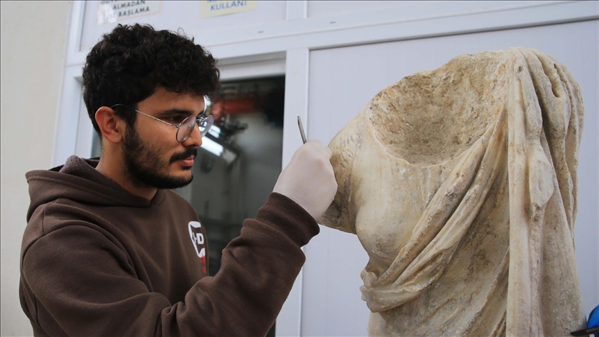 Dancing Moses statue unearthed in Türkiye after nearly 22 centuries