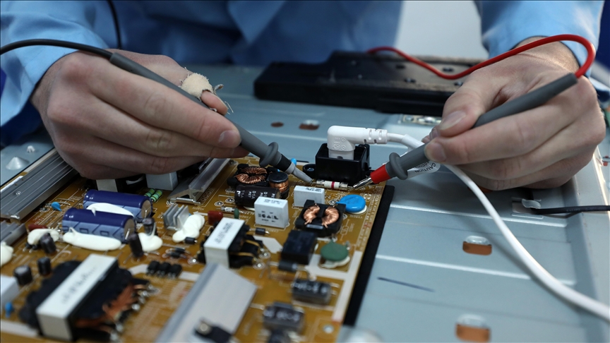 Türkiye'deki öğrenciler "dijital öğrenme"ye OECD ülkelerindeki akranlarından daha fazla hazır