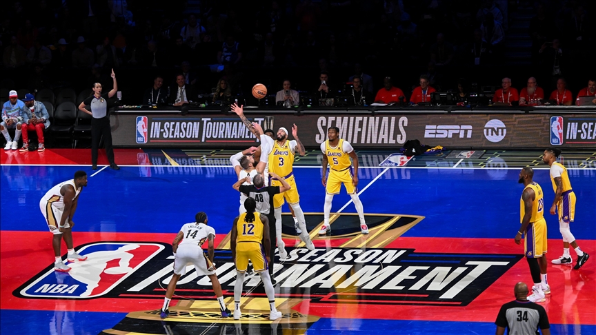 NBA sezon içi turnuvasında Lakers ve Pacers finale yükseldi