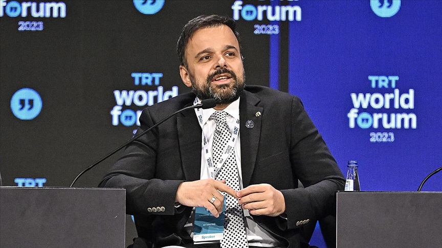 TRT World Forum'da "Çok Bilmiş Yapay Zeka: Yaratıcı Potansiyel mi? Yıkıcı Musibet mi?" paneli düzenlendi