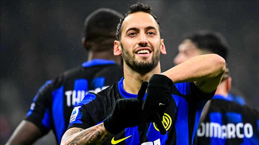 Hakan Çalhanoğlu'nun 1 gol, 1 asist kaydettiği maçta Inter, Udinese'yi 4-0  yendi