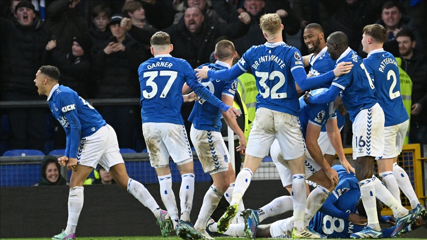 قدم.. إيفرتون يفوز على تشيلسي بهدفين نظيفين