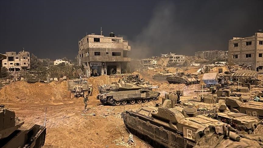 Izrael iz vazduha ispušta zalihe snagama u južnoj Gazi