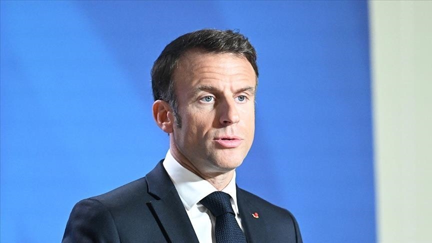 Macron : "Nous continuerons de défendre" le droit d'asile
