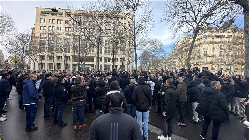 France: Les chauffeurs de taxi font grève pour protester contre la loi sur la sécurité sociale