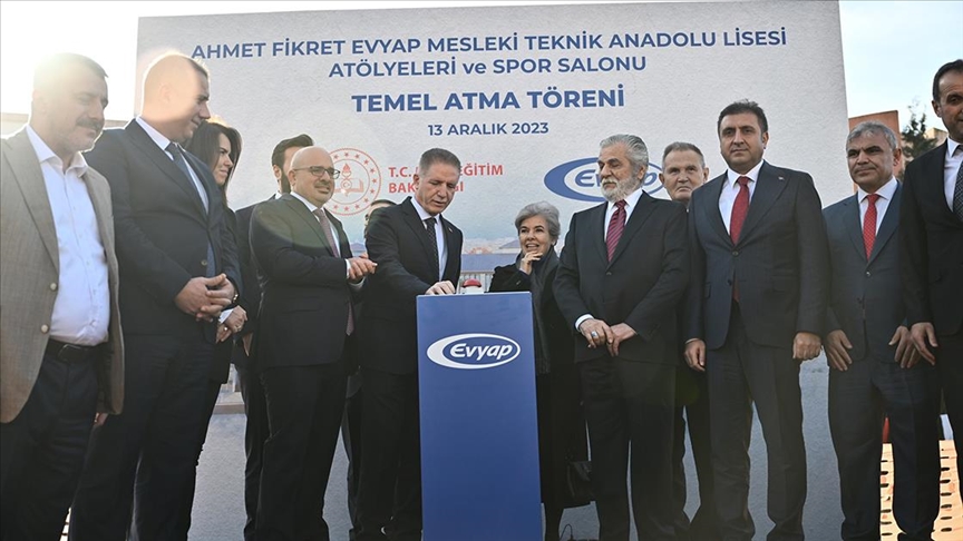 İstanbul Valisi Gül, Ahmet Fikret Evyap Mesleki ve Teknik Anadolu Lisesi temel atma törenine katıldı