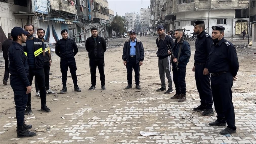 Palestinian police in Gaza appear in uniform despite conflict with Israel