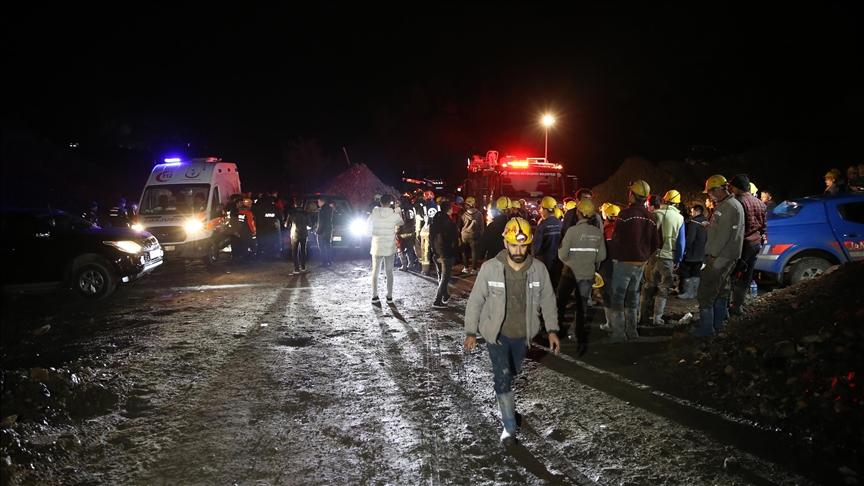Две лица загинаа, едно е повредено при уривање на рудник во Западна Туркије