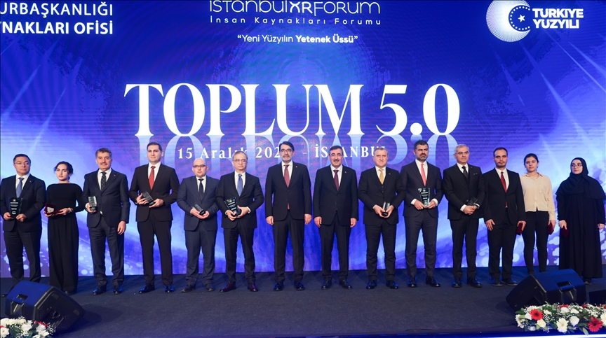 İstanbul İnsan Kaynakları Forumu'nun ikincisi "Toplum 5.0" temasıyla başladı