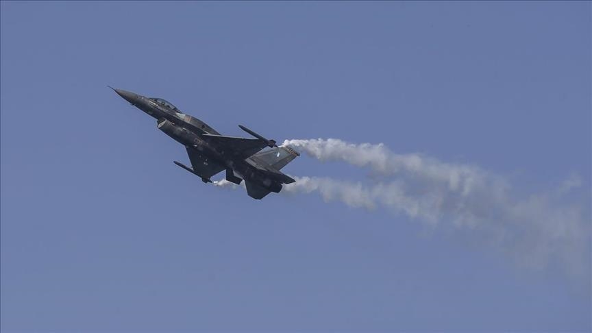 Iranian fighter jet crashes, pilot ejects safely