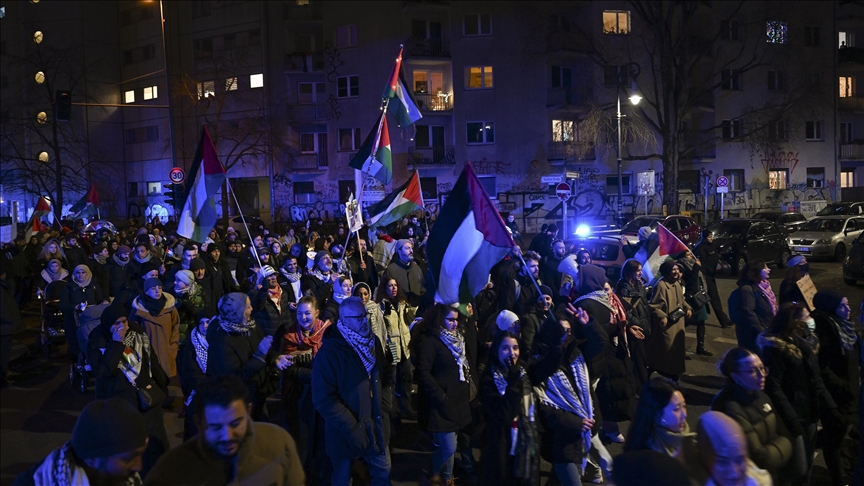 Berlin: Des manifestants appellent à mettre fin aux attaques israéliennes sur Gaza