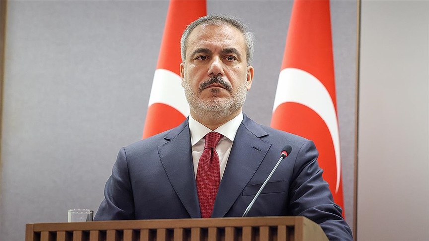 Speaking to Kuwaiti counterpart, Turkish foreign minister wishes success to new emir