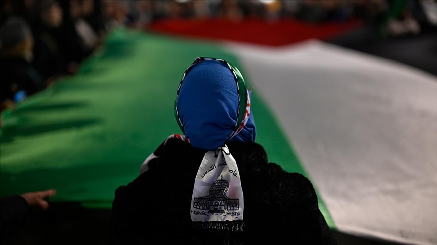 "Ne terörizm ne soykırım" başlıklı manifestoyu 10 binden fazla sanatçı, aydın ve gazeteci imzaladı