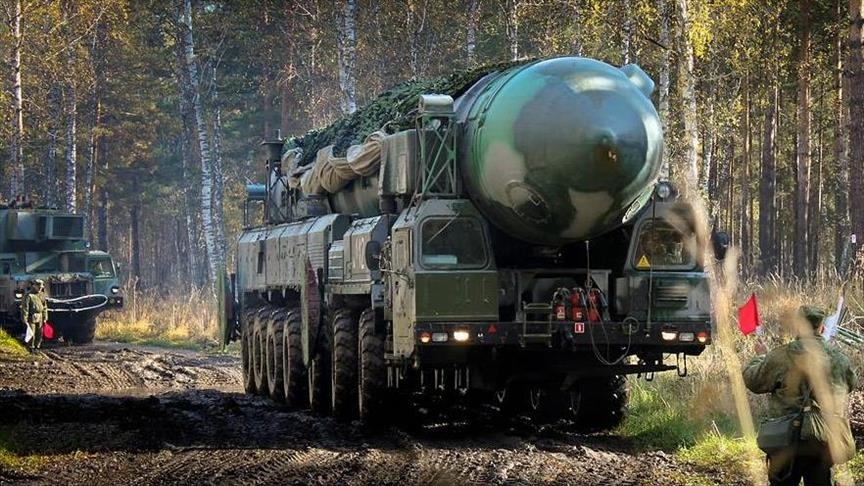 РФ: Межконтинентальная баллистическая ракета «Ярс» загружена в шахтную пусковую установку
