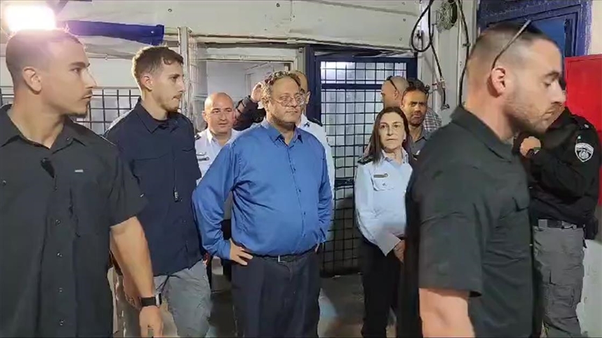 مفوضون سابقون بالشرطة الإسرائيلية: بن غفير "غريب" عن القانون
