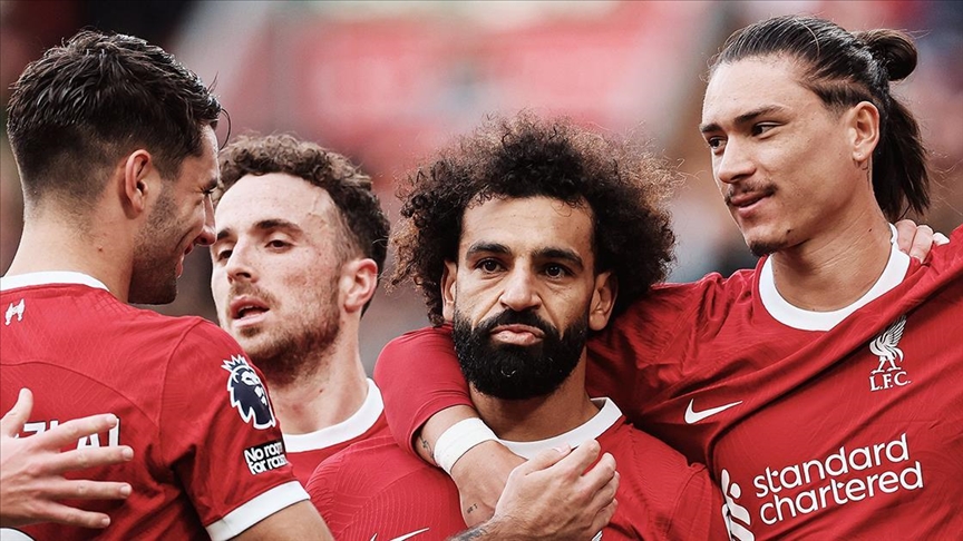 Liverpool vs. Man Utd clash ends 0-0, Arsenal top English Premier League