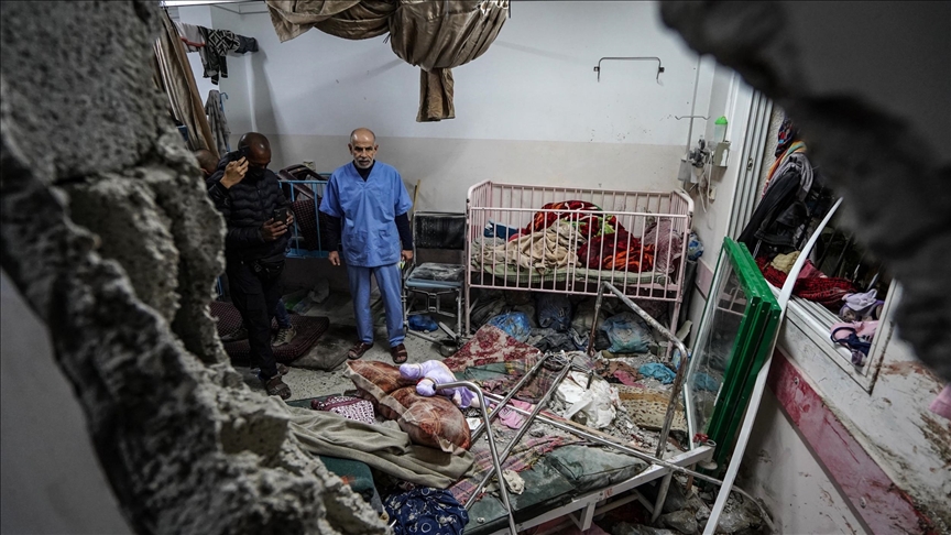 Israeli artillery targets Nasser Medical Complex: Gaza Health Ministry