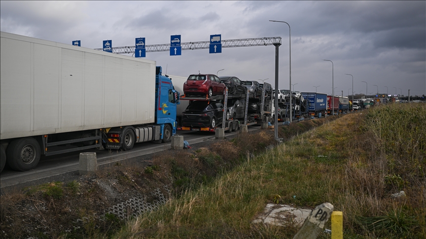 Kierowcy ciężarówek wyrażają frustrację na granicy polsko-ukraińskiej